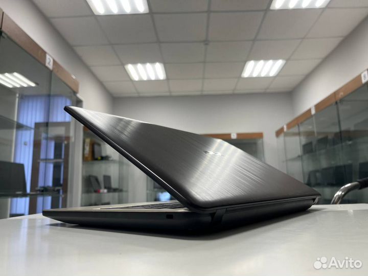 Игровой Asus (Core i3-6th/ 6gb/ MX110/ SSD)