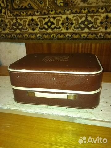 Виниловый проигрыватель 