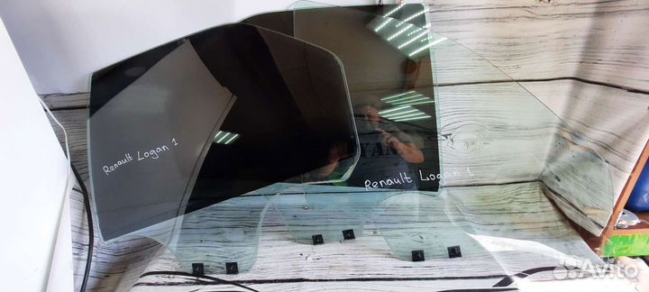Стекло двери L R Renault Logan 1