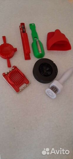 Кухонные принадлежности, напольная плитка