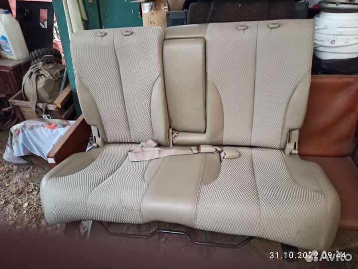 Продам заднее сиденье