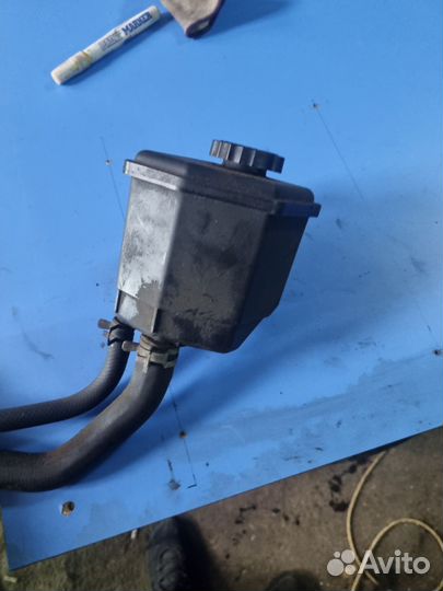 Бачок гур Chrysler 300C