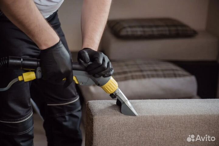 Мастер по химчистке мебели
