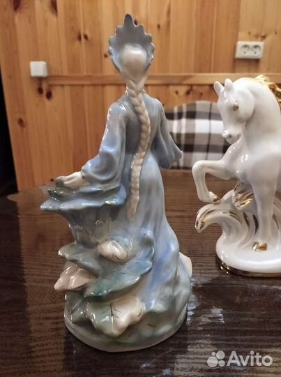 Статуэтки Хозяйка Медной горы Гжель Конь Огонь лфз
