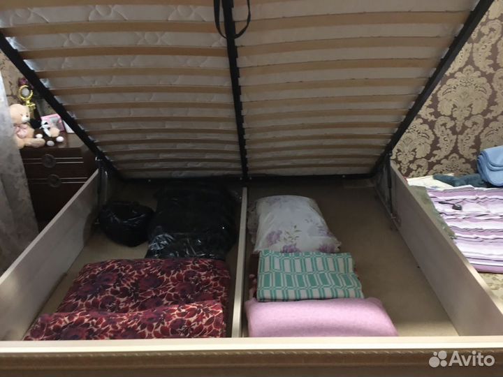 Кровать с матрасом бу