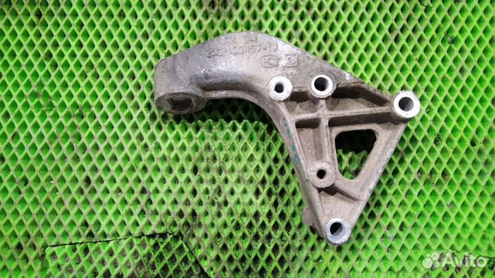 Кронштейн двигателя правый ваз 2110