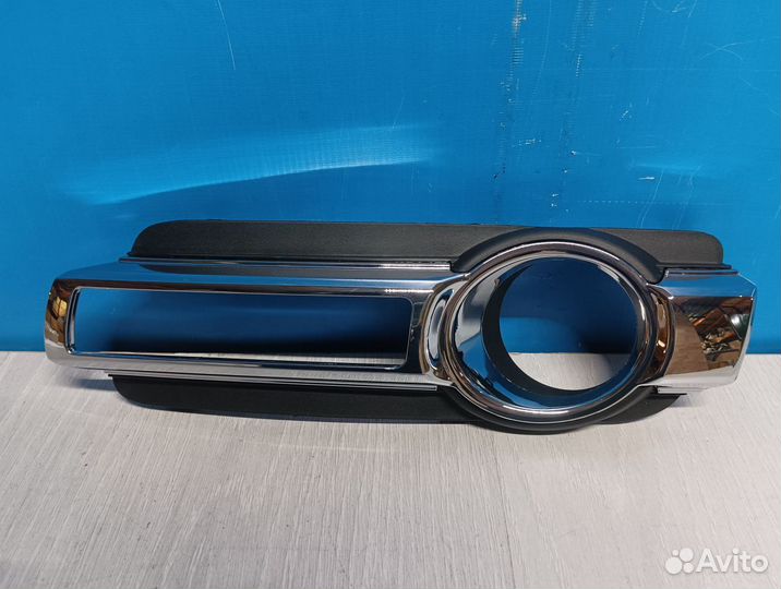 Окантовка птф левая Mitsubishi Pajero 4 2006