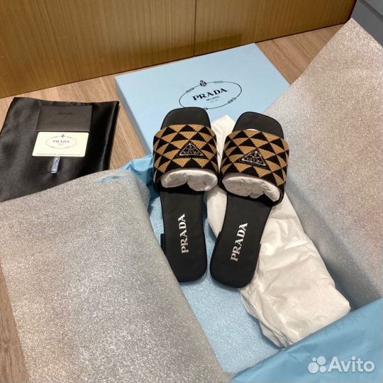 Шлепанцы женские Prada