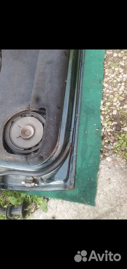 Двкрь передняя правая омель омега B