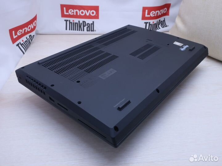 ThinkPad P15 Core I7-10850/32/1TB/T1000/FHD