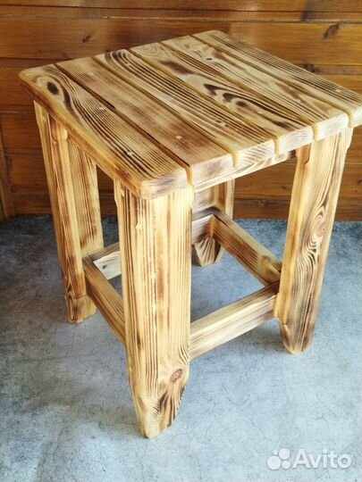 Табурет деревянный