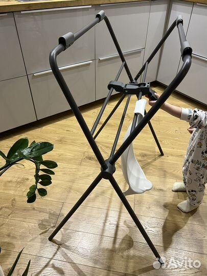 Ванночка с подставкой stokke