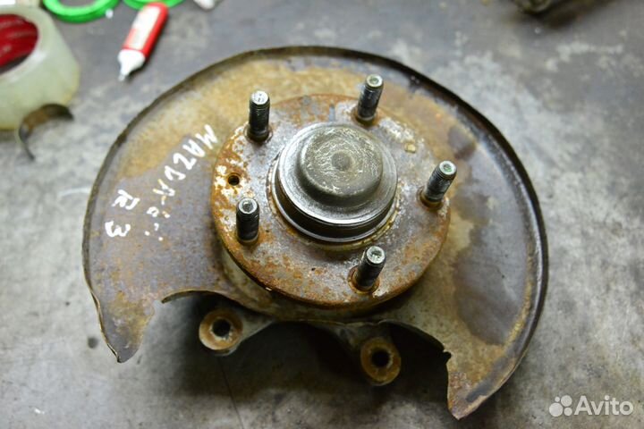 Mazda 6 GG кулак задний правый