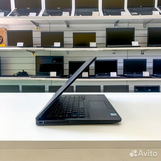 Ноутбук Dell i5/8RAM/SSD