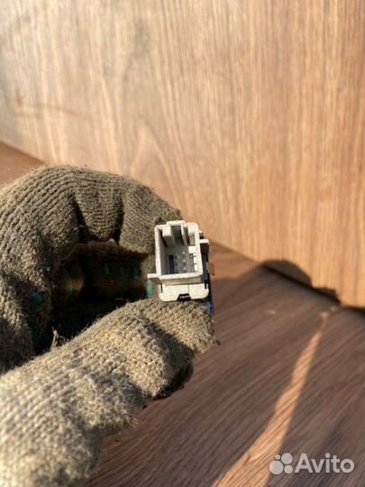 Кнопка подогрева сиденья левая Volkswagen Polo