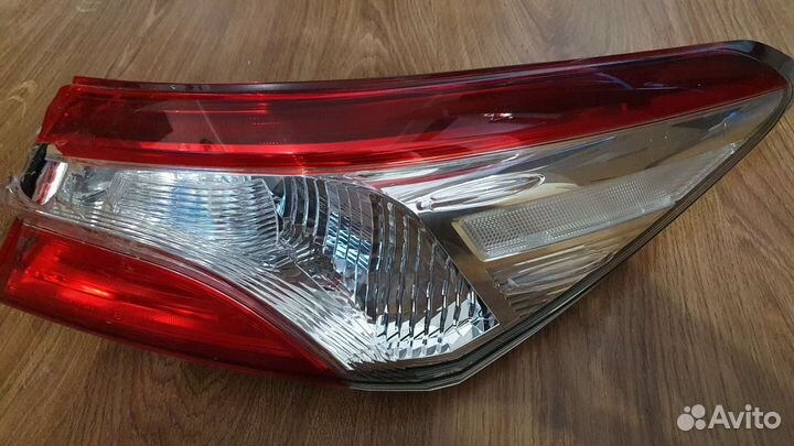 Задняя правая фара toyota camry 70