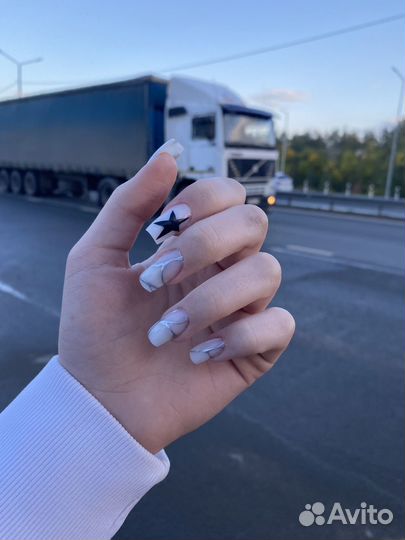 Маникюр Золотой квартал