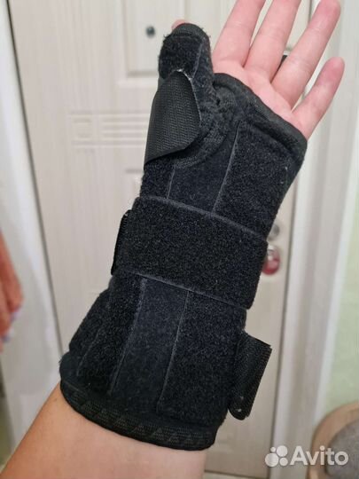 Бандаж на лучезапястный сустав