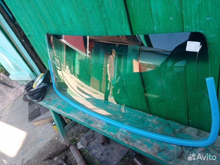 Лобовое стекло на ниву 2121