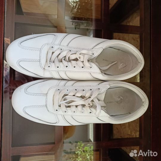 Кроссовки белые 42