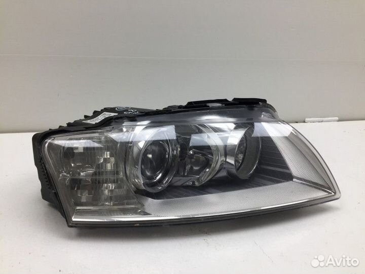 Фара правая Audi A8 2 (D3)
