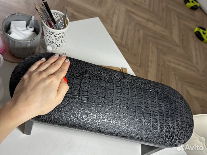 Подставка для маникюра валик для рук