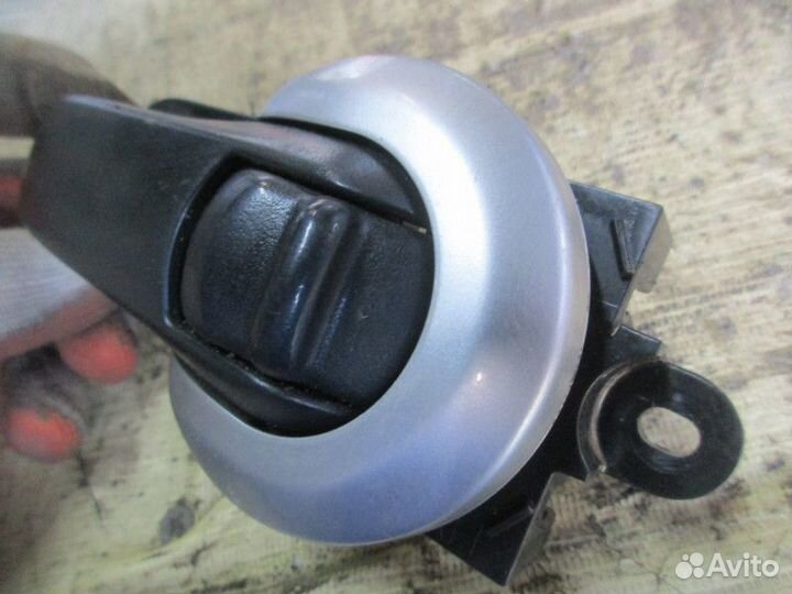 Ручка внутренняя двери правой Nissan Tiida (C11) 2
