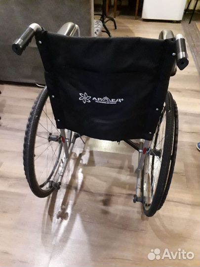 Коляска инвалидная и ходунки