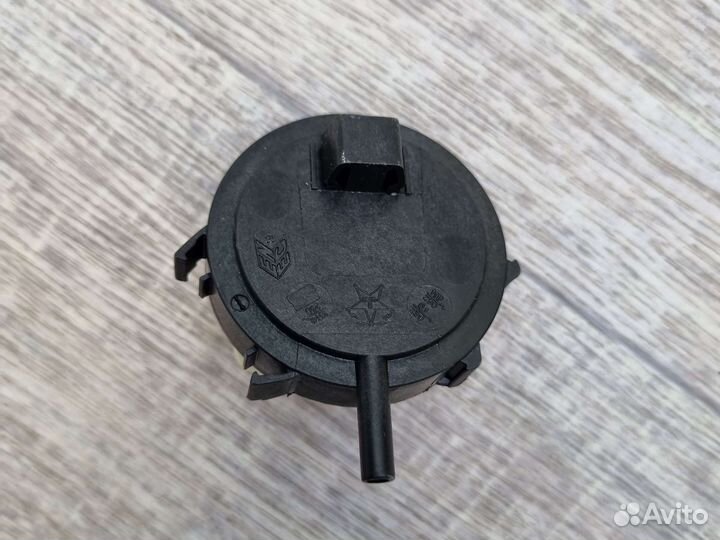 Whirlpool (Датчик уровня воды) 12NC 461971077021