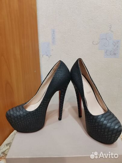 Туфли под louboutin