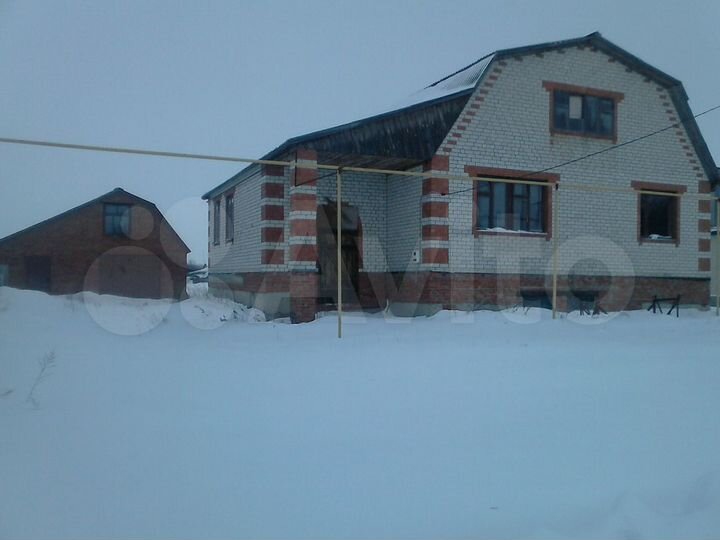 Дом 100 м² на участке 12 га