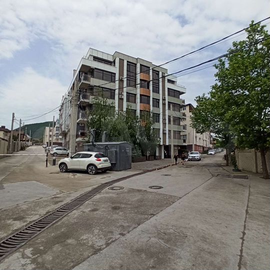 2-к. квартира, 60 м², 1/4 эт.