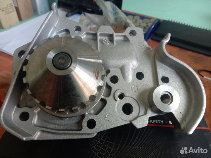 Помпа renault logan