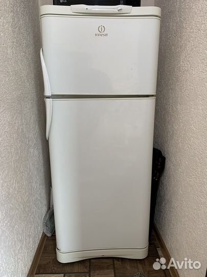 Холодильник бу indesit