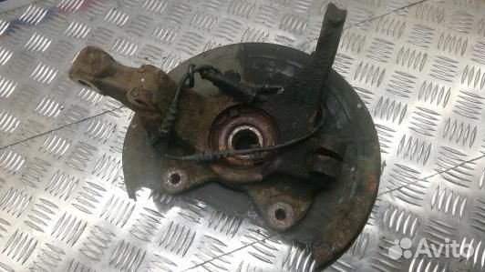 Ступица передняя правая opel meriva B (UEA10N901)