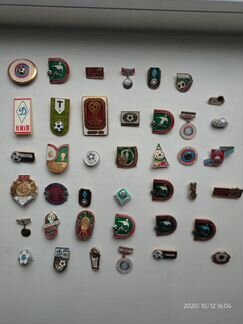 Значки футбол и программки