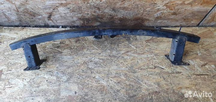 Усилитель переднего бампера Nissan Qashqai (J10)