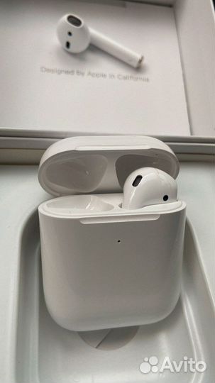 Беспроводные наушники apple airpods