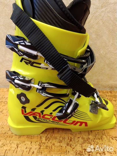 Горнолыжные ботинки