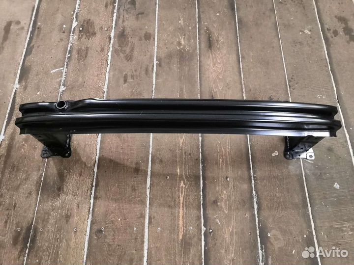 Усилитель бампера задний на Шкоду Карок