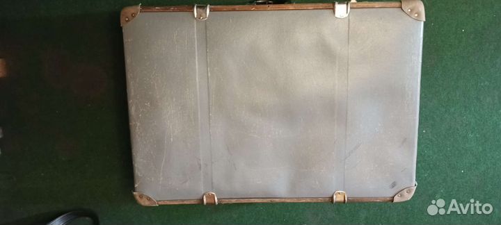 Чемодан старинный