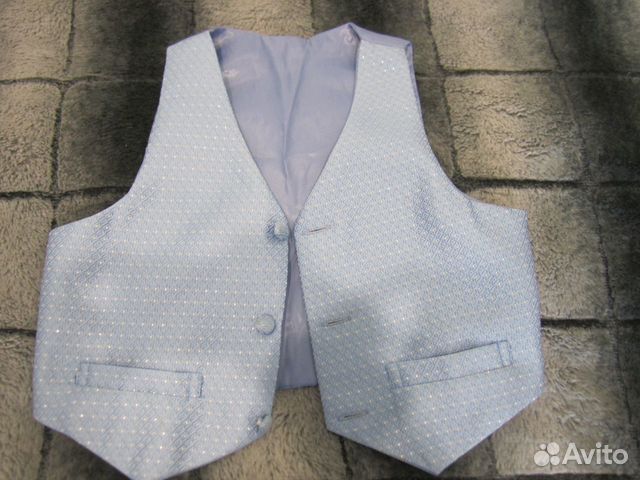 Нарядный жилет на мальчика 3-4 года