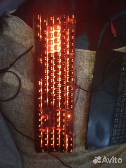 Игравая механическая клавиатура bloody B800