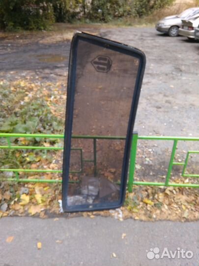 Продам заднее стекло от ваз 2106