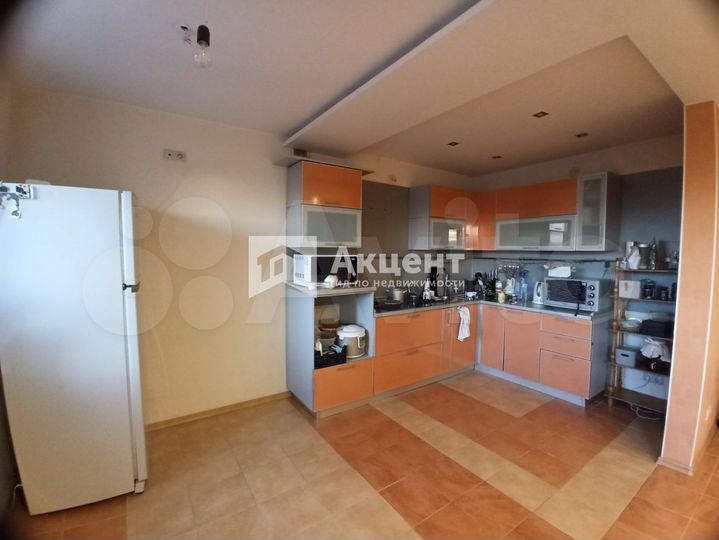 2-к. квартира, 73 м², 6/10 эт.