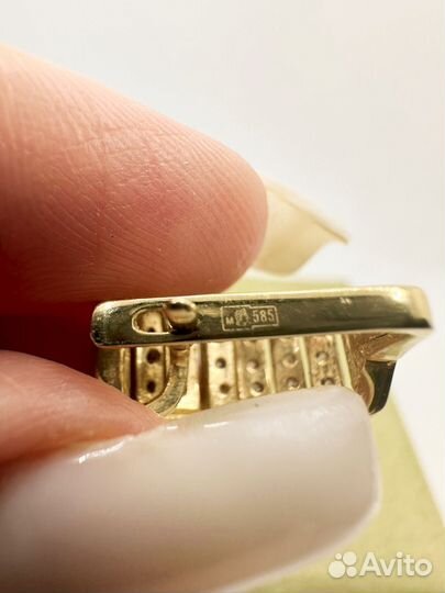 Золотые серьги с бриллиантами 585 пробы