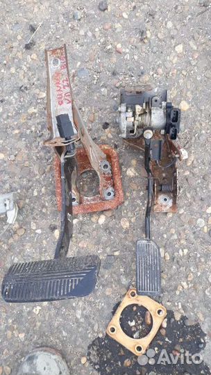 Электронная педаль газа Nissan sunny b15 диз. yd22