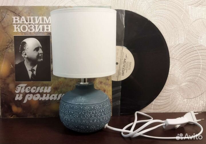 Лампа настольная с абажуром новая