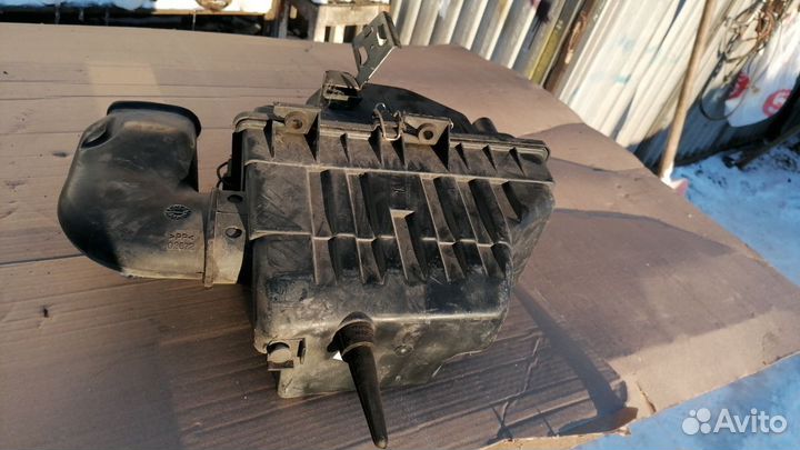 Корпус воздушного фильтра Форд Транзит 1999г V2.5