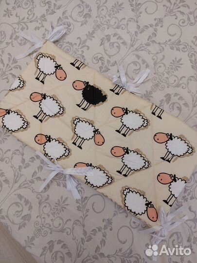 Бортики в детскую кроватку новые, плоские